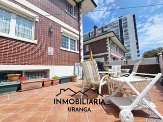 Casa a El Puntal. Chalet pareado a escasos metros de la playa de laredo