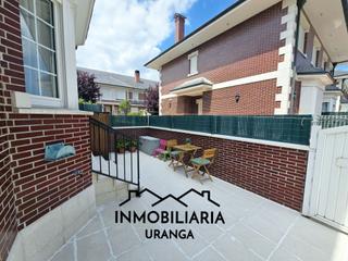 Maison à El Puntal. Chalet pareado con jardín en el puntal, laredo