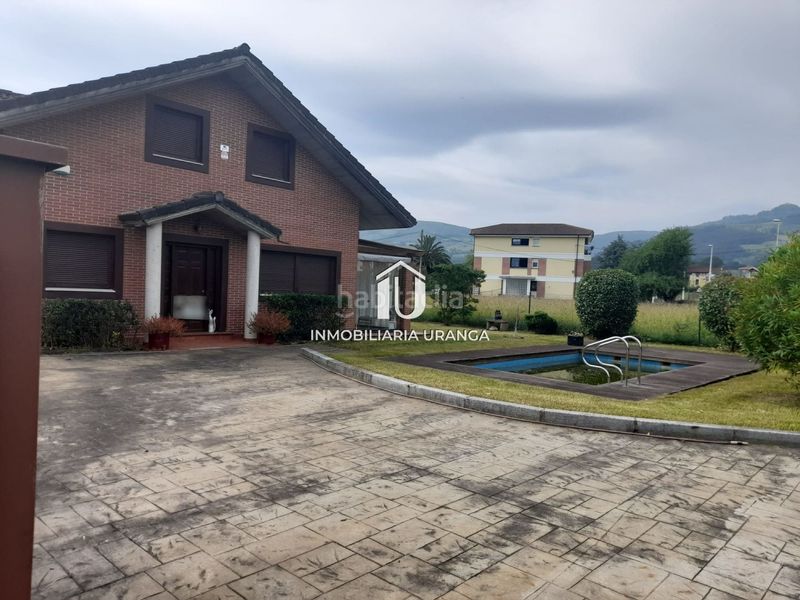 Foto 20c6bb21-8325-447f-99d0-16883e685729. Casa amb calefacció piscina a Guriezo