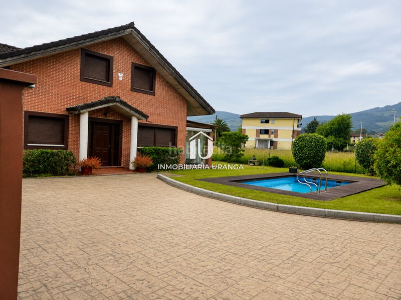 Foto cccf2ab9-4419-4faa-b57f-ab6f79a7a875. Casa amb calefacció piscina a Guriezo