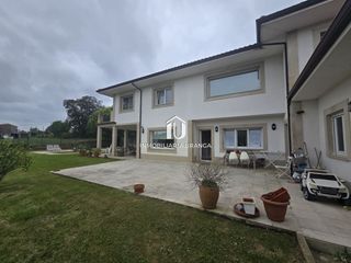 Casa  La maza. Exclusiva vivienda unifamiliar con piscina, jardín y vistas desp