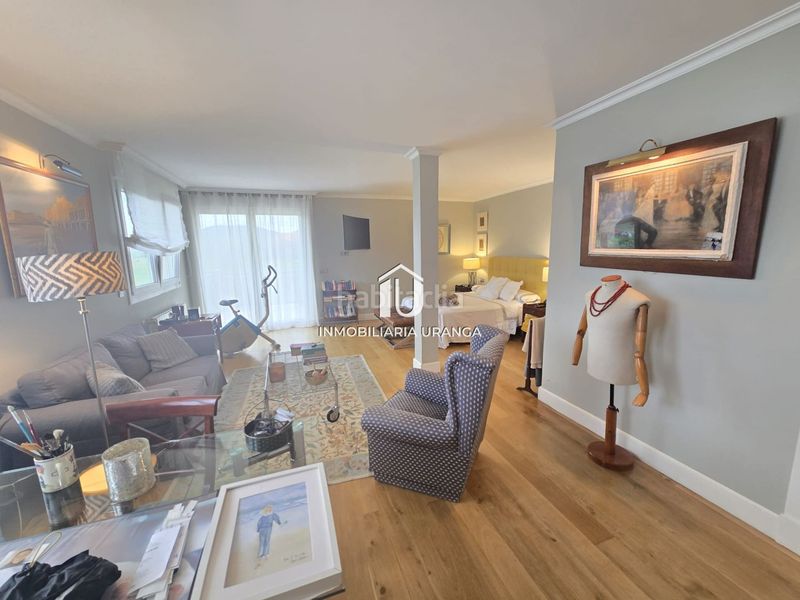 Foto f6f85889-7c2c-4d65-9e17-3343fa45e67e. Casa amb calefacció piscina a Meruelo