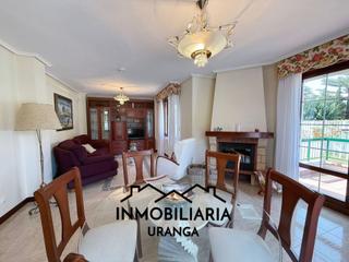 Casa  Francia. Chalet pareado en urbanización privada con piscina y jardín en l