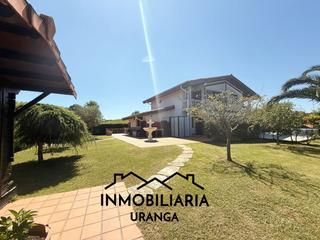 Casa  Peñaflor. Casa pareada en seña, limpias