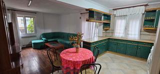 Flat en Llodio. Se vende vivienda amplia, centrica y totalmente exterior.
