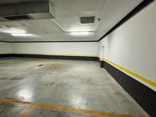 Autoparkplatz in Llodio