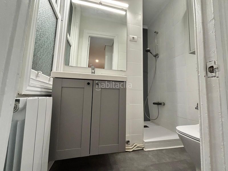 Foto a8d7b49b-a477-483a-b354-b9b366671c72. Pis a Abandoibarra - Guggenheim Bilbao