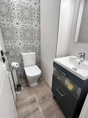 Flat in Sant Adrià Nord. Piso de 4 habitaciones y dos baños