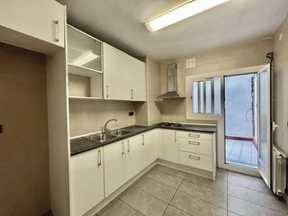 Etagenwohnung in Safaretjos. Piso de 105m2 construidos