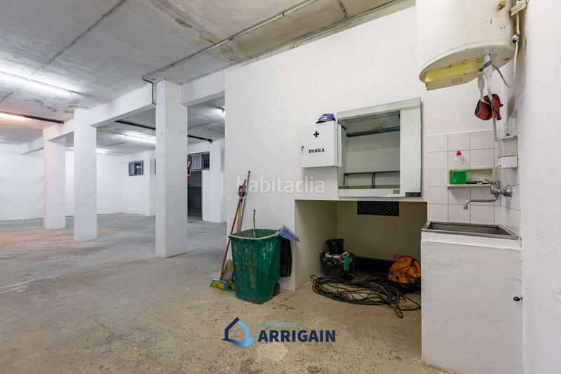 Foto d8ff9c87-aa2b-42e1-a01a-6cf0a2d5e679. Local comercial a Intxaurrondo Donostia - San Sebastián
