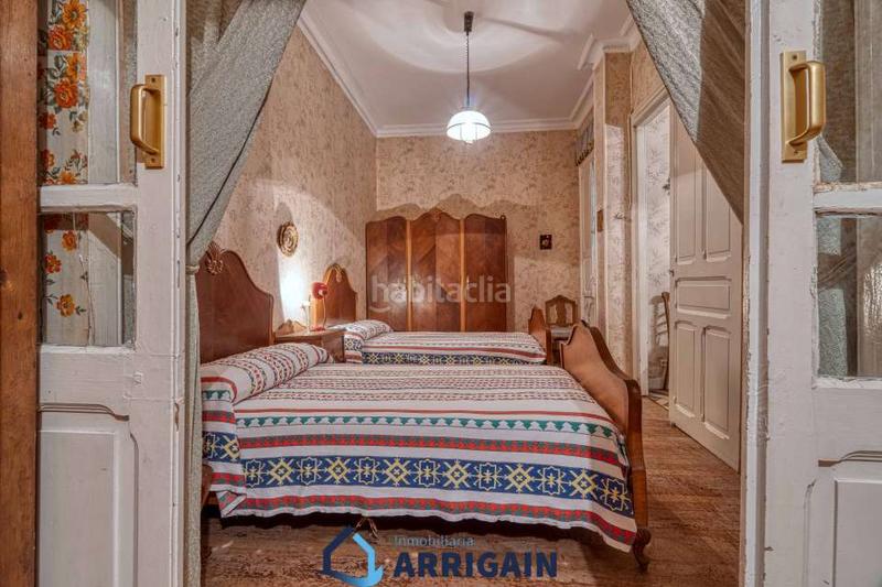 Foto b2191327-7d9b-48f6-bc0b-122852506778. Piso se vende piso en el centro en Área Romántica Donostia - San Sebastián