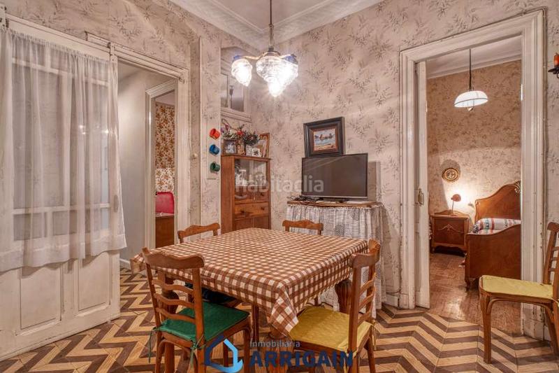 Foto bac45f8f-1c38-41c1-84e9-aba056dd5401. Piso se vende piso en el centro en Área Romántica Donostia - San Sebastián