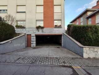 Aparcament cotxe  Txapillo kalea. Se vende raya de garaje en aiete.