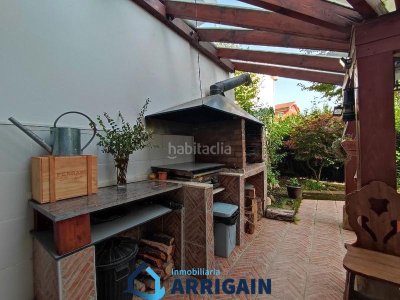 Foto 4bd6c385-65b9-49f9-a7c0-e7cc36a38ddb. Casa a schiera con riscaldamento piscina in Miracruz Donostia - San Sebastián