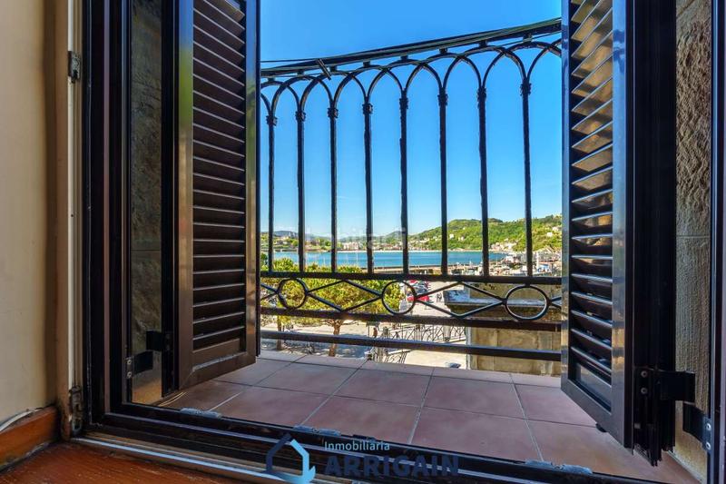 Foto 2b30b61a-9179-4d96-8043-fa904bf2e6ff. Appartement avec chauffage dans Parte Vieja Donostia - San Sebastián