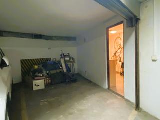 Aparcament cotxe  Segundo izpizua kalea. Garaje cerrado en venta con trastero