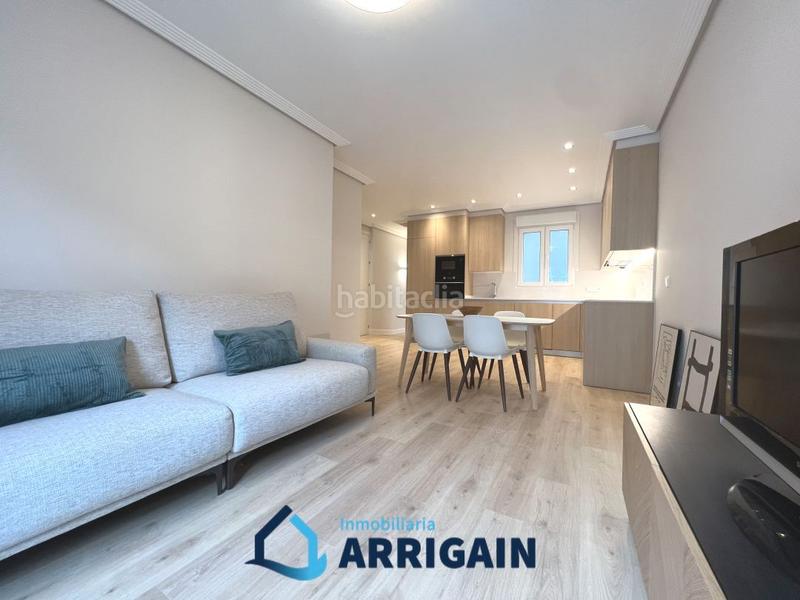 Foto 5c5fb30a-7099-42e4-b2d5-d2a13acd9e75. Rent flat with heating in Área Romántica Donostia - San Sebastián