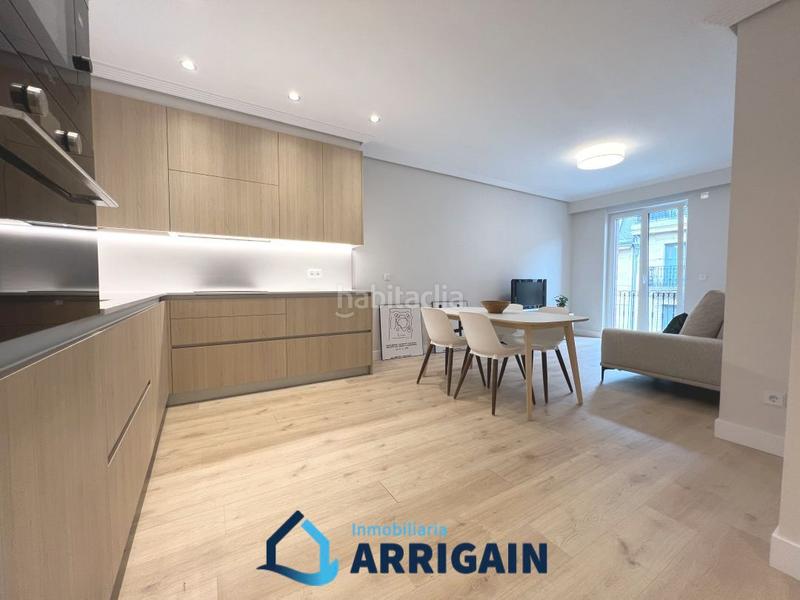 Foto a5200fb0-f865-4e7c-85ee-ac9f4ab1f13f. Rent flat with heating in Área Romántica Donostia - San Sebastián