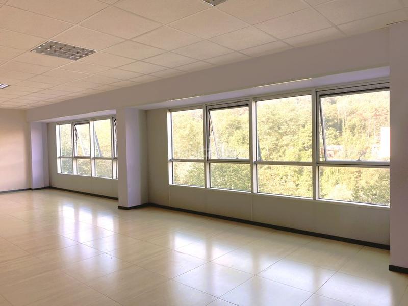Foto f2f2e8d5-86b7-43b4-8145-9f0be5e018b0. Büro in Lasarte - Oria