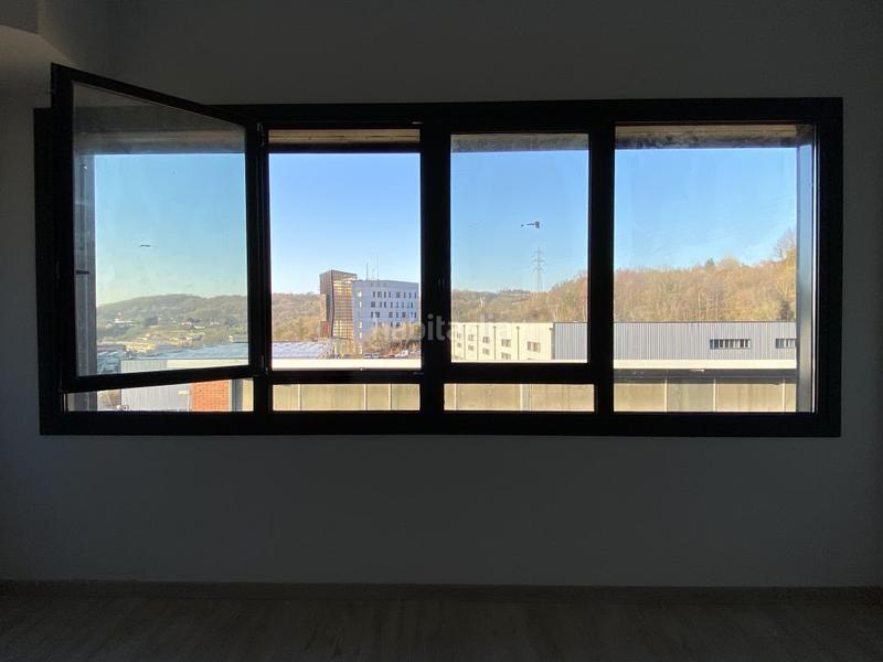Foto fcca9be3-b43b-4219-bc7f-338f21ffe93d. Miete büro in Martutene Donostia - San Sebastián