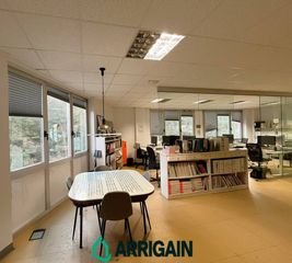 Büro in Portuetxe kalea 83. Atención inversores amplia oficina, luminosa y con vistas despej