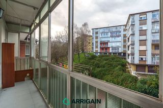 Piso en Plaza bazkardo 7. Piso en venta con ascensor a cota 0 y orientación sur en andoain