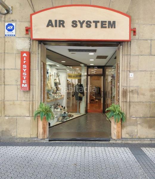 Foto 8f7bfe6f-5c53-4c39-a92b-9b716cb00372. Local comercial local en venta en el centro de san sebastián, a pie de calle con escaparate y climatización en Donostia - San Sebastián