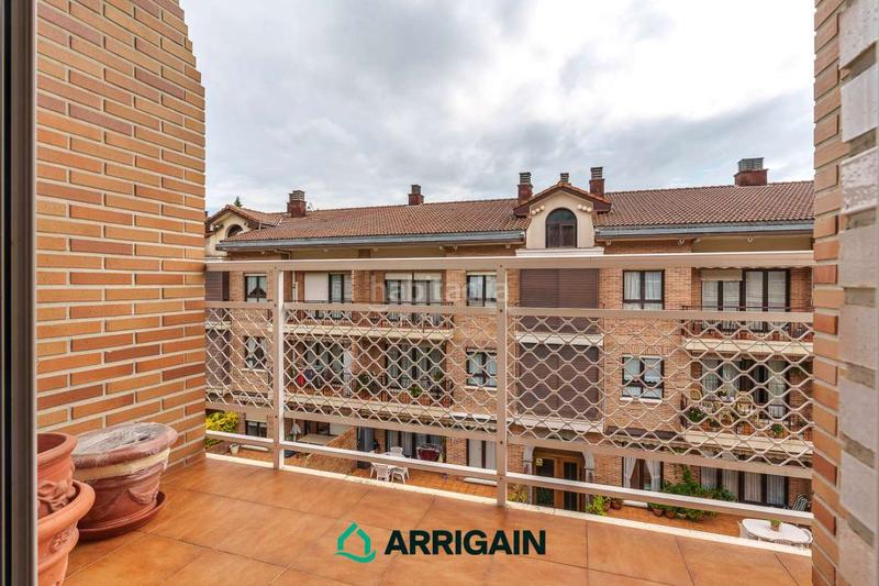 Foto 77a79b0c-0236-473b-be3a-3c05290dd16a. Piso duplex en venta, luminoso y con gran terraza. en Hernani