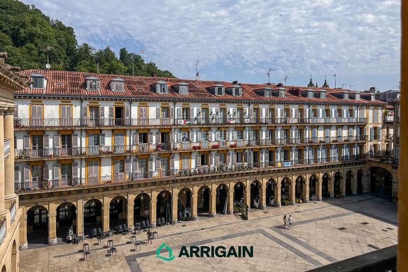 Foto 1b79d091-cbc8-454a-8c92-6f52d5e54063. Appartement dans plaza constitución 15 dans Parte Vieja Donostia - San Sebastián