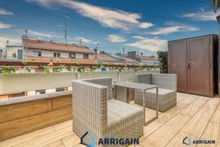 Pis a Rentería 2. Precioso apartamento con terraza en gros en edificio de hormigón