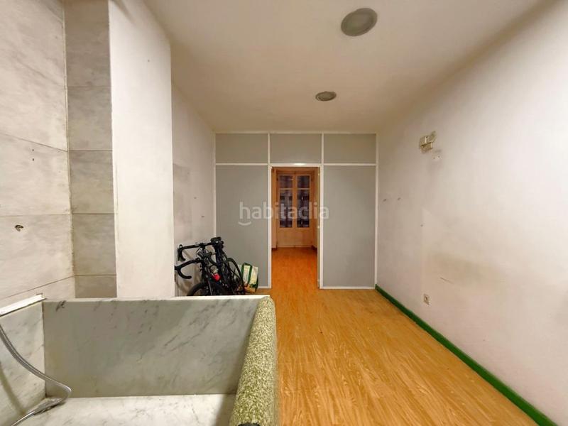 Foto 0791b68c-d0a1-4479-bfc2-69400f08e7f6. Locale commerciale in kolon pasealekua 19 in Gros Donostia - San Sebastián