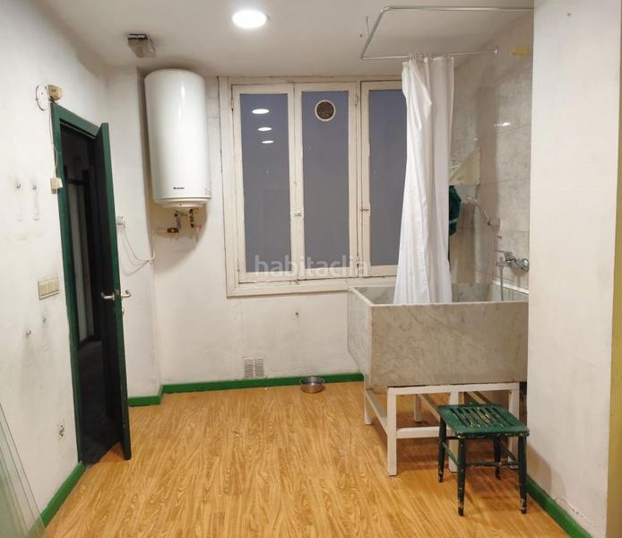 Foto 342dca34-d3eb-49dc-934a-ab501099681f. Locale commerciale in kolon pasealekua 19 in Gros Donostia - San Sebastián