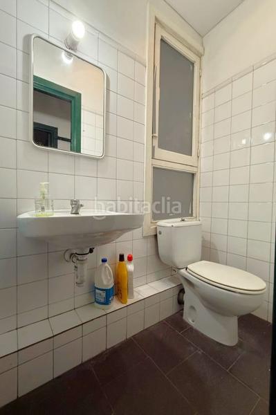 Foto 9b5c88da-c10e-46af-a9f7-17ed290f7c24. Locale commerciale in kolon pasealekua 19 in Gros Donostia - San Sebastián