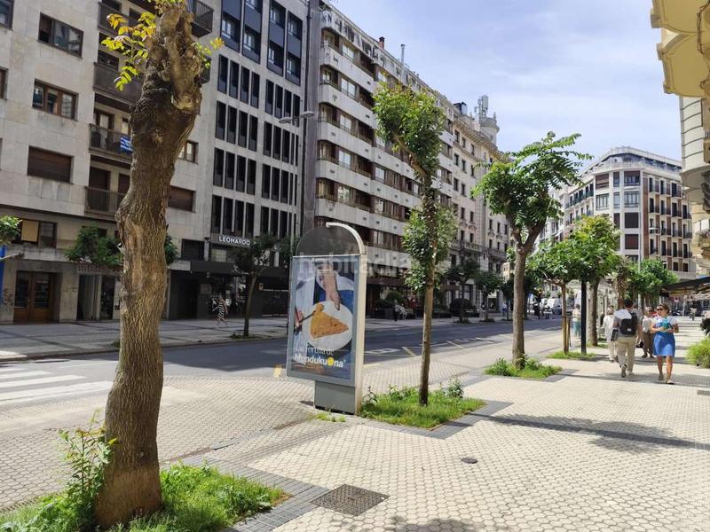 Foto edcbe69a-d4b2-43c6-a596-204a9ed5593b. Locale commerciale in kolon pasealekua 19 in Gros Donostia - San Sebastián