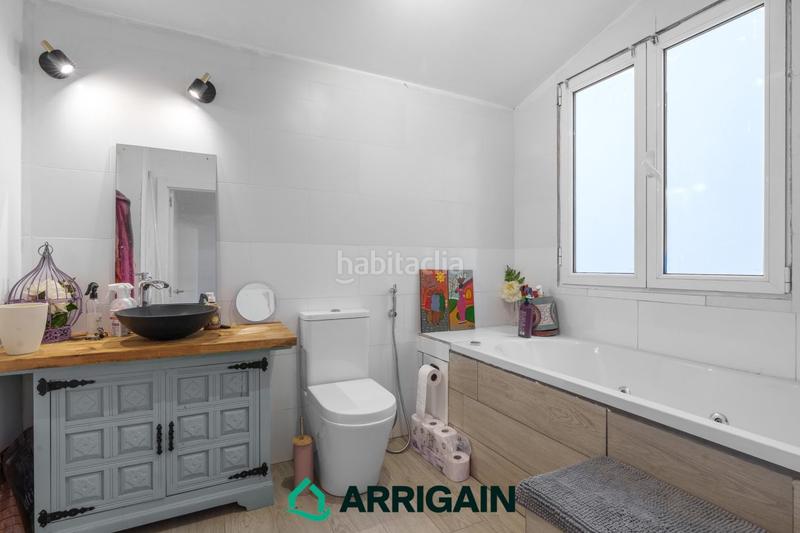Foto 3311d8bf-82c8-4503-ac37-f11e18ce45aa. Piso ático en venta en Gros, reformado y luminoso, a un paso del centro en Donostia - San Sebastián