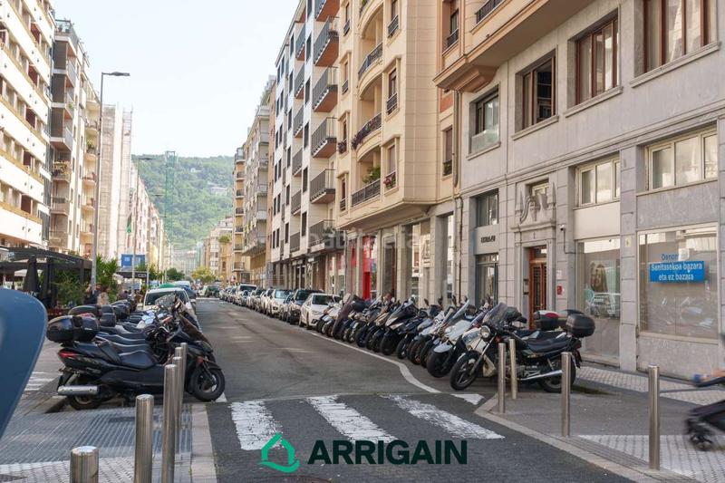 Foto bcbca6df-26c3-45ee-add7-9c8fe0ba8a25. Piso ático en venta en Gros, reformado y luminoso, a un paso del centro en Donostia - San Sebastián