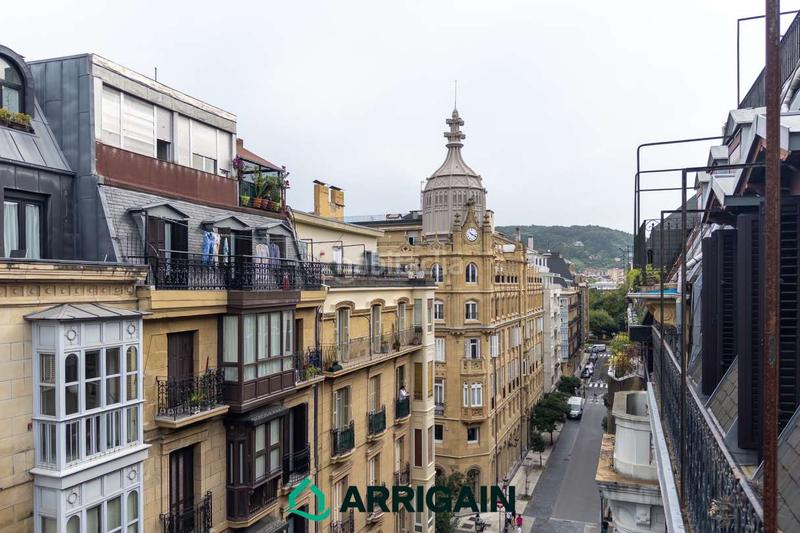Foto c5c77006-dafe-4df0-81e8-1ea177f615aa. Piso  alto y luminoso en la calle arrasate en Donostia - San Sebastián