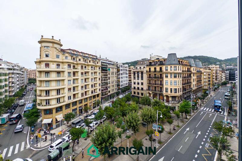 Foto 16c365ef-b330-4885-aadf-3b0d5b701e60. Piso en iparragirre 6 piso en esquina con terraza en venta en Gros en Donostia - San Sebastián