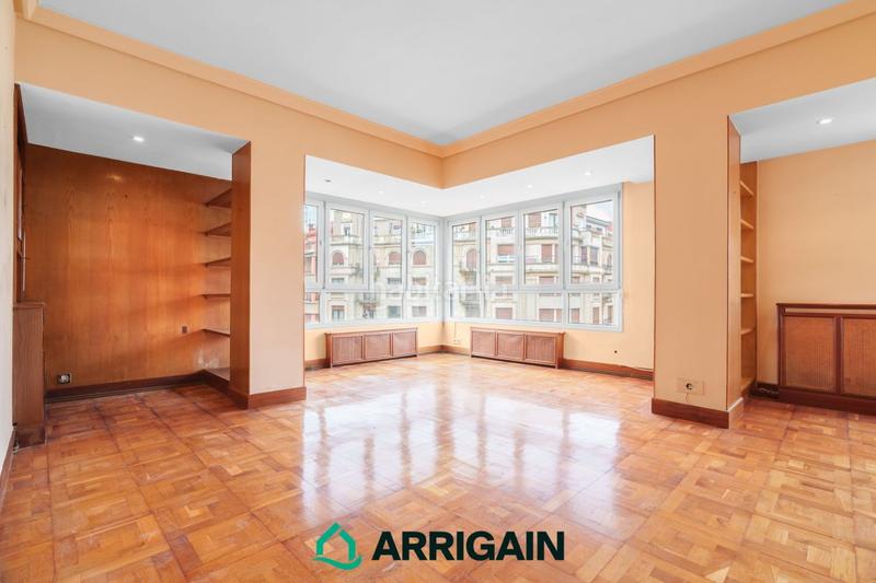 Foto 4828fb1b-8b8e-443c-9b10-f70eb756b133. Piso en iparragirre 6 piso en esquina con terraza en venta en Gros en Donostia - San Sebastián
