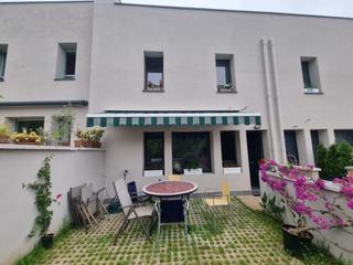 Location Maison jumelée  Otxoki. Bonita villa adosada en alquiler en intxaurrondo