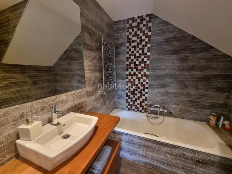 Foto c82a1ff6-87b0-407f-8d87-d59bf28cb6fa. Rent semi detached house with heating parking in Intxaurrondo Donostia - San Sebastián