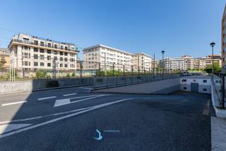 Car parking in Teresa de Calcuta Plaza 5