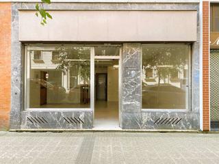 Geschäftsraum in Azpeitia kalea 5. Local comercial en venta y alquiler en amara con amplio escapara