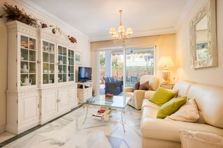 Pis  Urbanizacion costa nagueles. Piso en venta en marbella, milla de oro, con gran terraza y gara