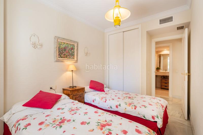 Foto b102ef83-ba36-4498-aee1-4259731f9df4. Pis amb calefacció aparcament piscina a La Carolina - Guadalpín Marbella