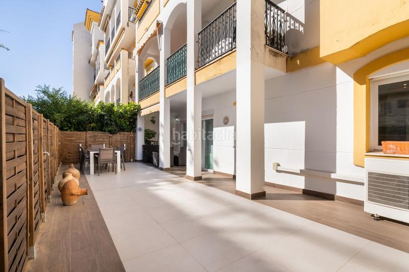 Foto c5e089f3-3124-4c54-a82e-bad62504027f. Pis amb calefacció aparcament piscina a La Carolina - Guadalpín Marbella