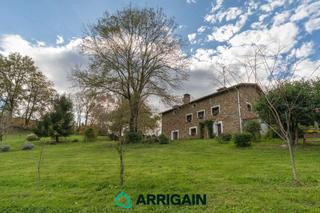 Casa  Aldura gunea aldea 42. Magnífica villa individual con 22.000m de terreno en donostialde