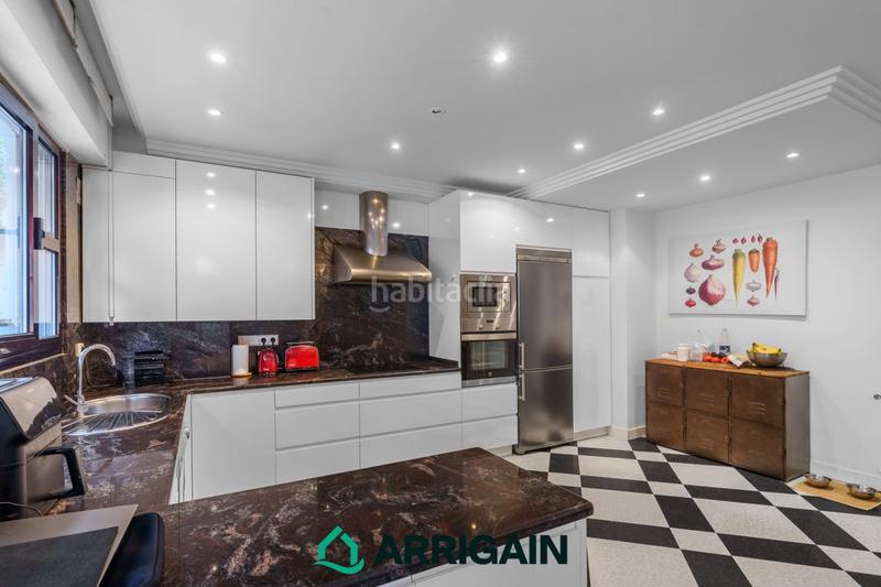 Foto 0f7dbc23-4b68-4b80-a988-1d97c4ebb1bf. Casa a schiera con riscaldamento parcheggio piscina in Donostia - San Sebastián