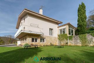 Casa  Zizurkil diseminado barreiatua. Magnífica villa en venta con 15.000m de terreno en zizurkil