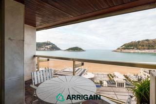 Etagenwohnung  Miraconcha 6. Piso alto con terraza y vistas frontales a la bahía de la concha
